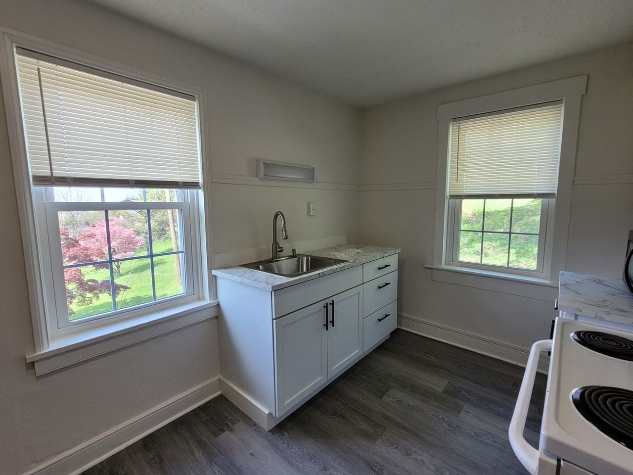 846 Chestnut St - Photo 4 of 33