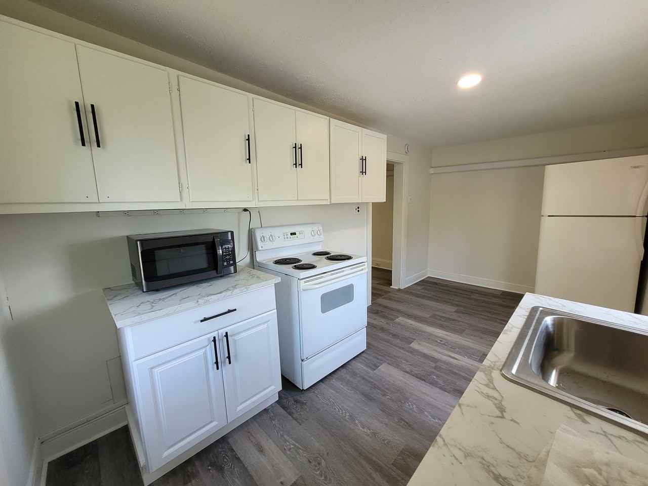 846 Chestnut St - Photo 5 of 33