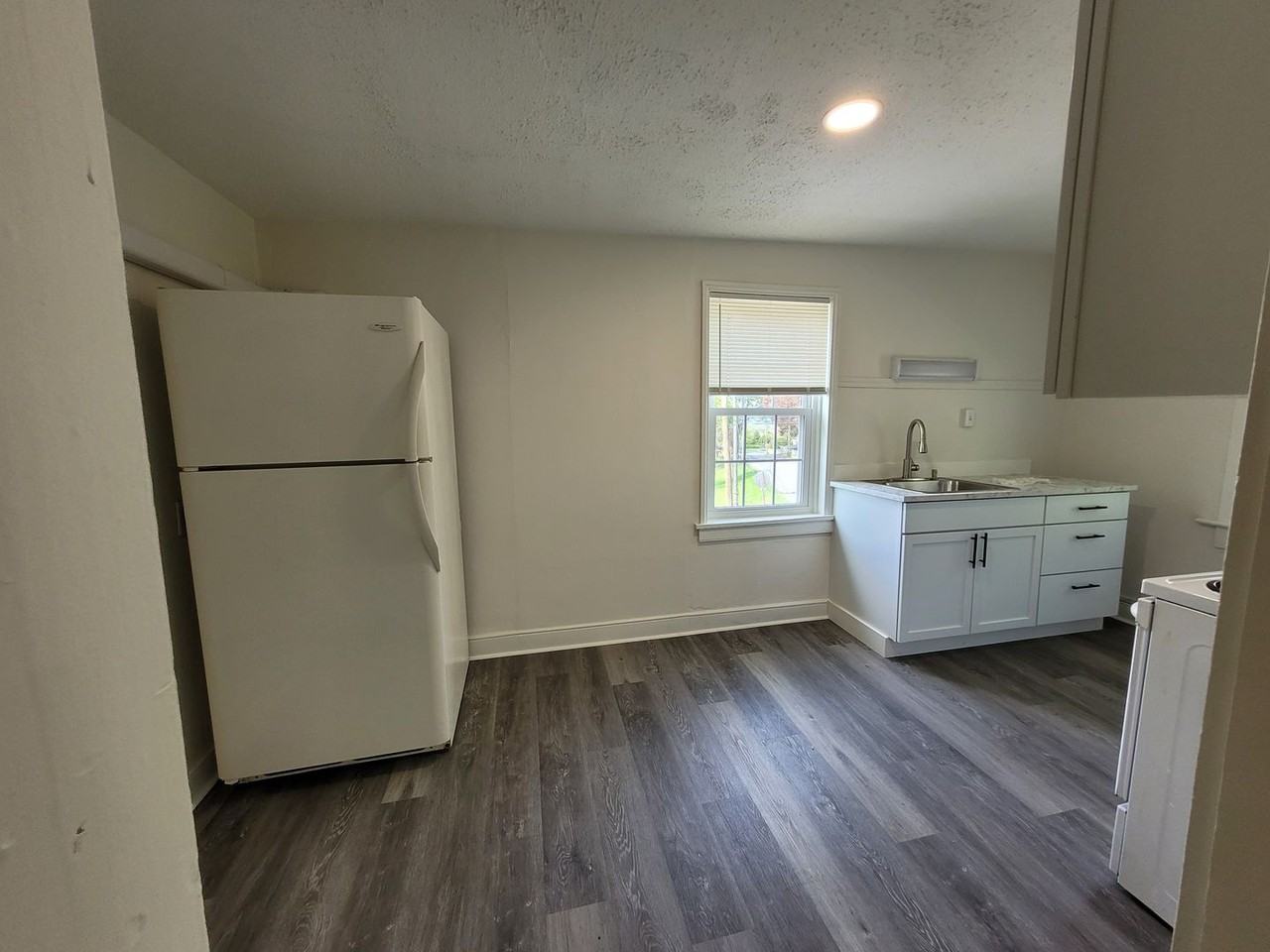 846 Chestnut St - Photo 7 of 33