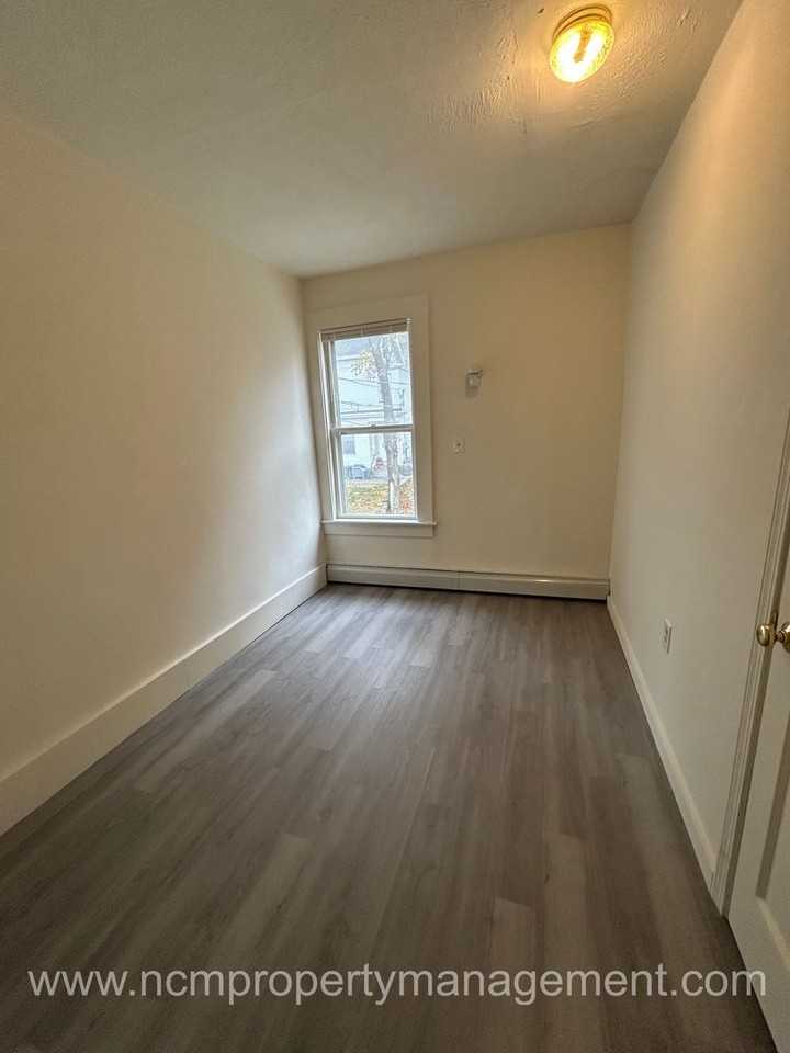 28 Garnet St - Photo 3 of 10