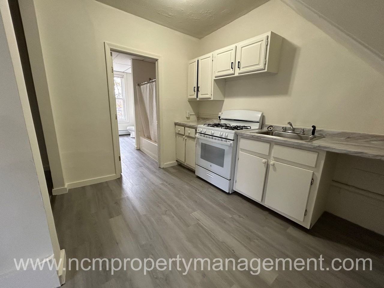 28 Garnet St - Photo 5 of 10