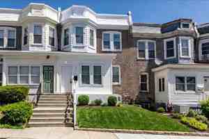 featured image of 207 E 25th St