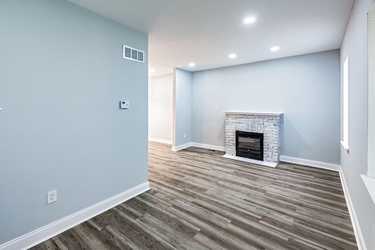 207 E 25th St - Photo 3 of 15