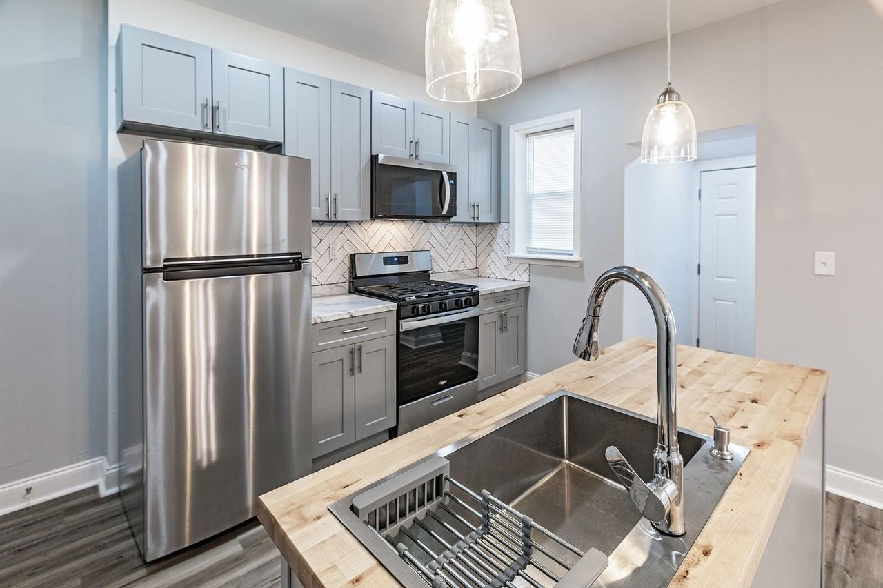 207 E 25th St - Photo 7 of 15