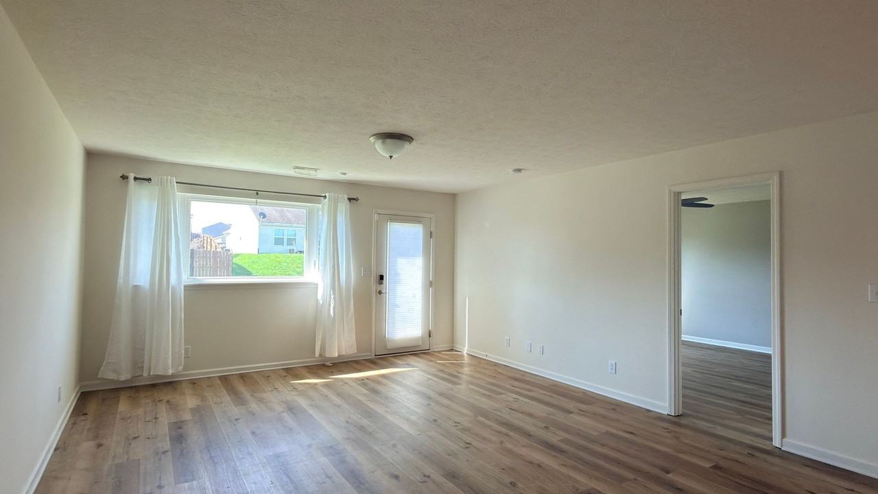 3301 Maitland Dr - Photo 7 of 22