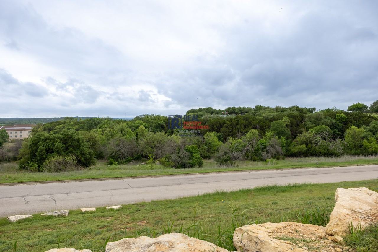 101 Mesa Dr - Photo 2 of 24