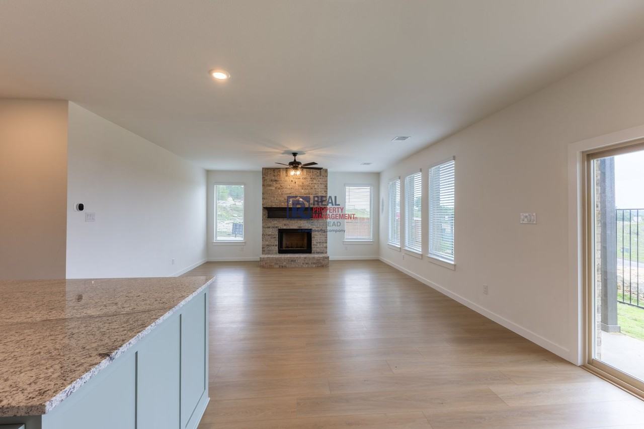 101 Mesa Dr - Photo 6 of 24