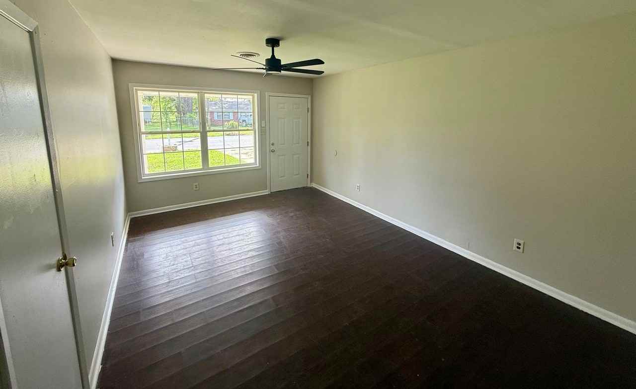 2017 Fairfield Dr - Photo 3 of 16