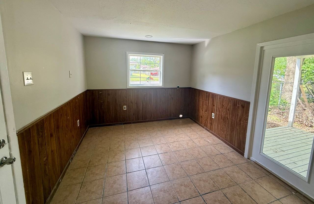 2017 Fairfield Dr - Photo 7 of 16