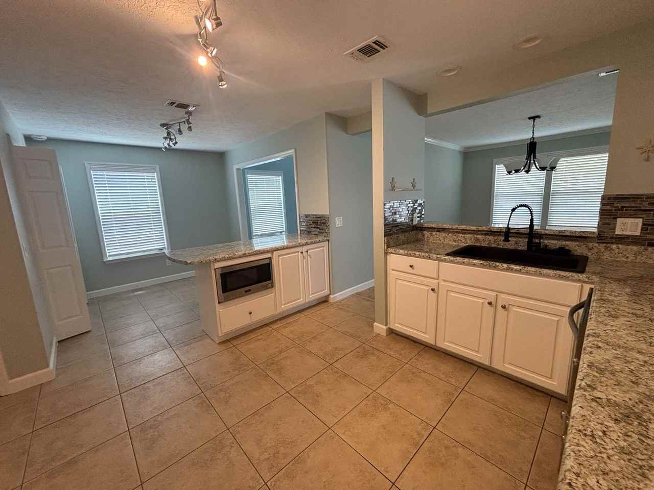 7312 Rodgers Dr - Photo 4 of 26