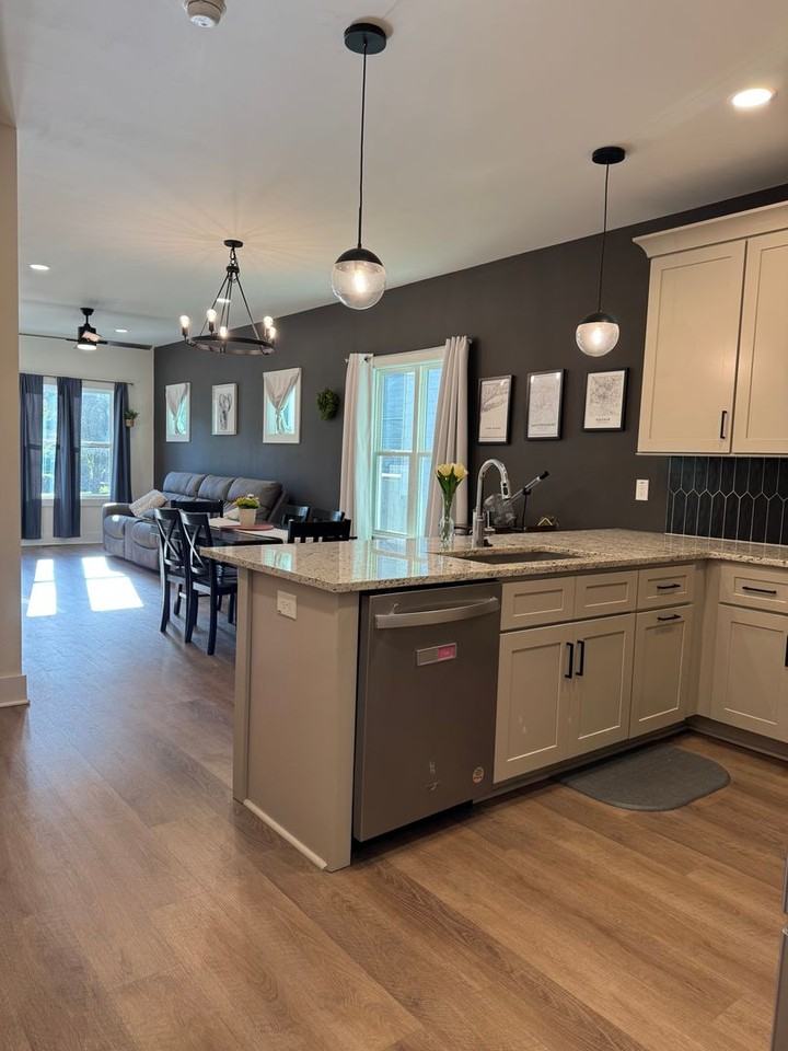 3228B Rowena Ave - Photo 6 of 37