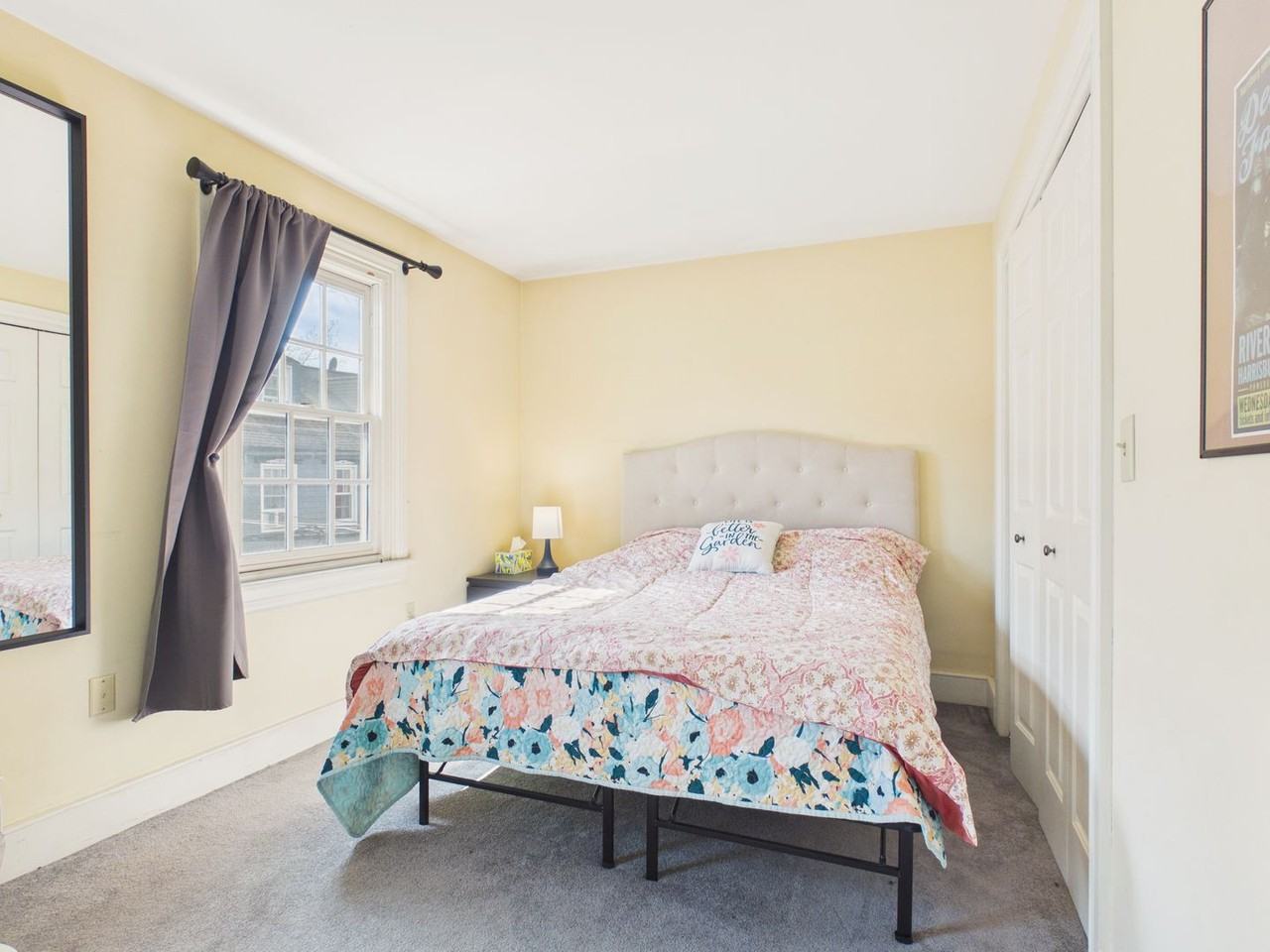 919 Grand St - Photo 3 of 10