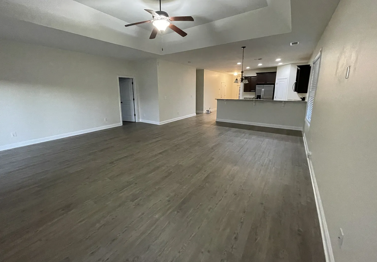 978 Farnsworth Dr - Photo 5 of 17