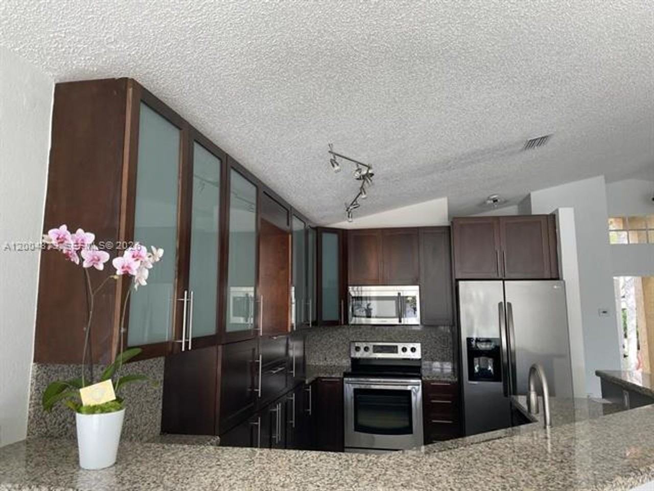 4117 Sapphire Bnd - Photo 6 of 11