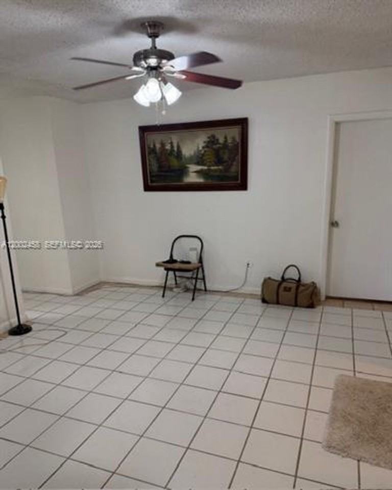 19920 Sw 118th Pl #0 - Photo 3 of 20