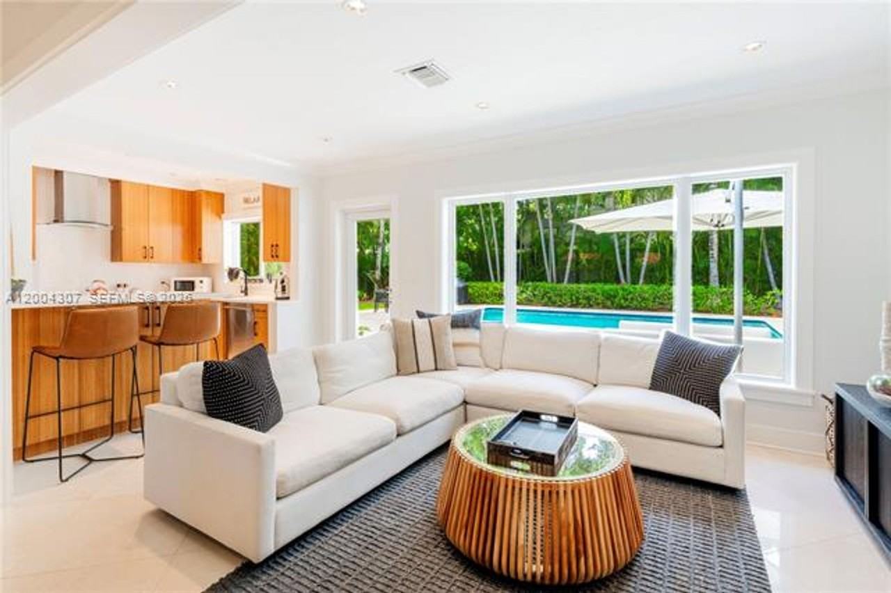 1029 Mariposa Ave - Photo 3 of 29