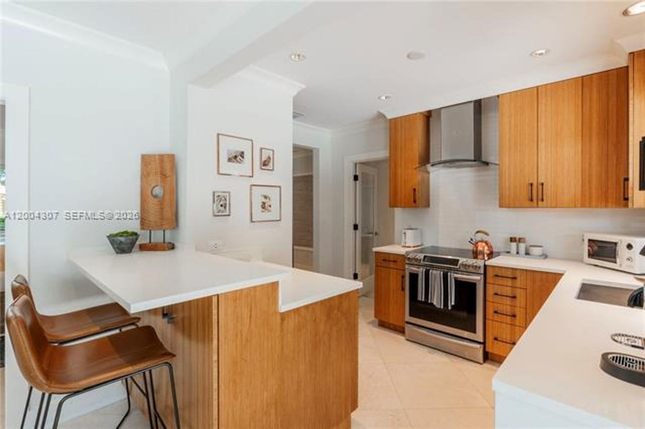 1029 Mariposa Ave - Photo 6 of 29