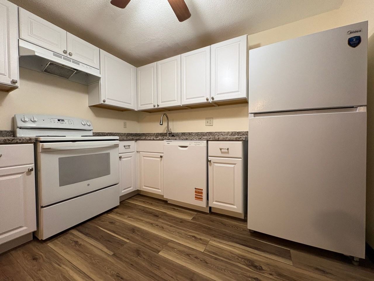 700 Robbins Ave - Photo 2 of 13