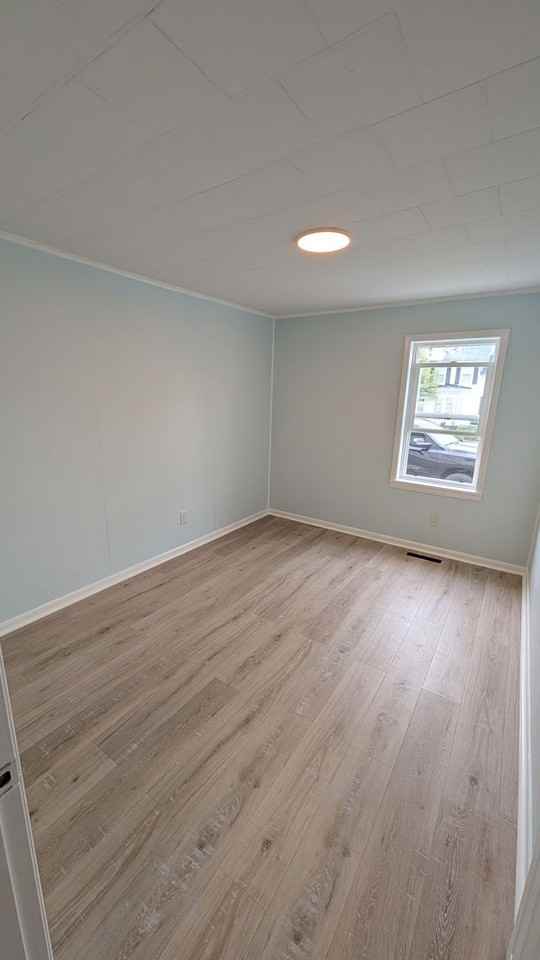 305 Perry St - Photo 5 of 10