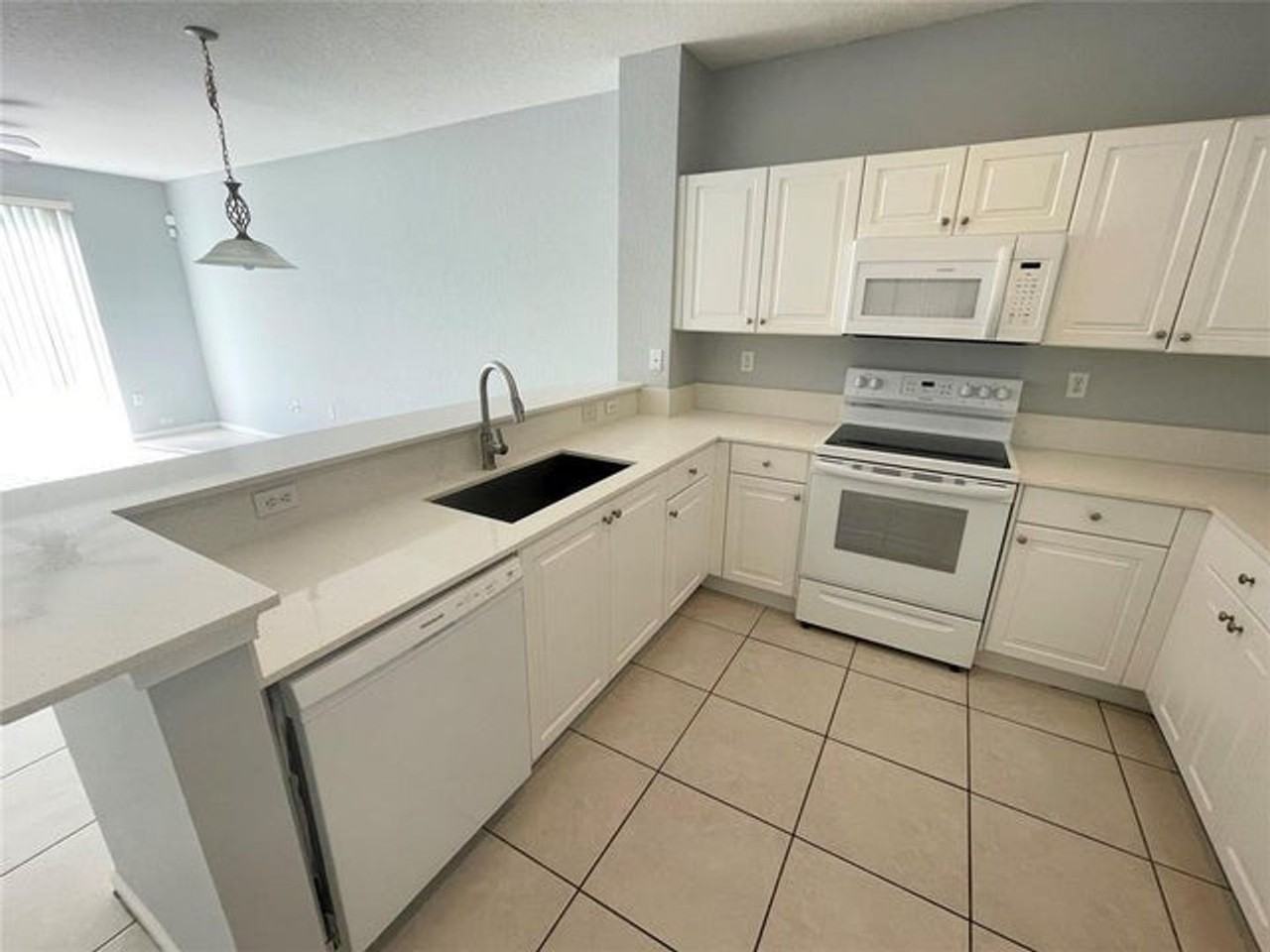 6301 Landings Ter - Photo 2 of 21