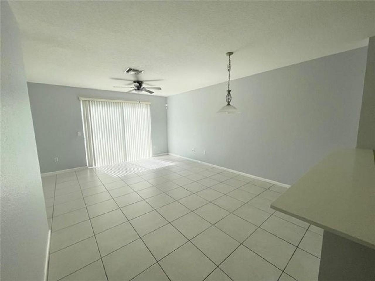 6301 Landings Ter - Photo 4 of 21