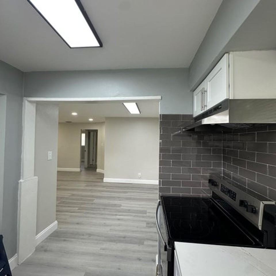 3620 Nw 9th St - Photo 2 of 13