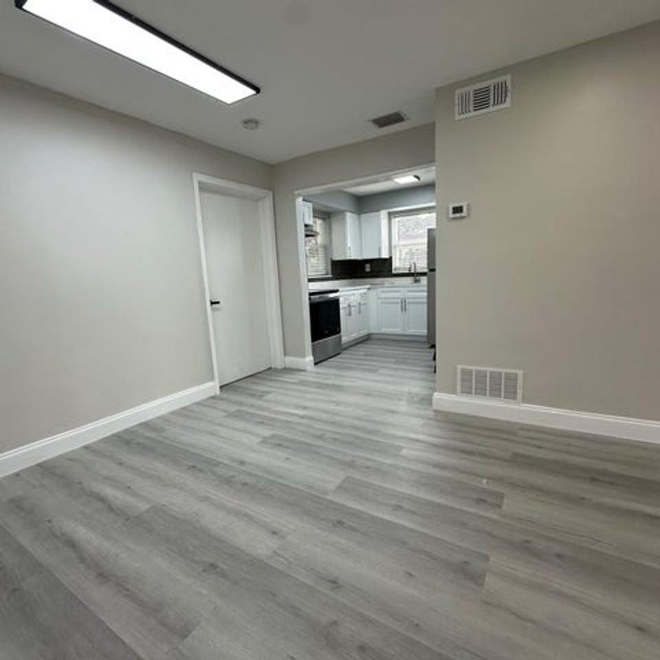 3620 Nw 9th St - Photo 3 of 13