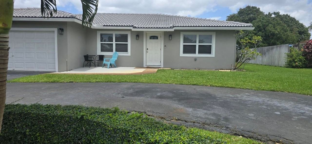 288 Nw 89th Ave - Photo 3 of 23