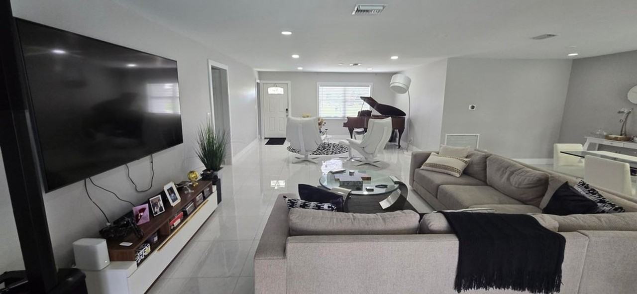 288 Nw 89th Ave - Photo 4 of 23