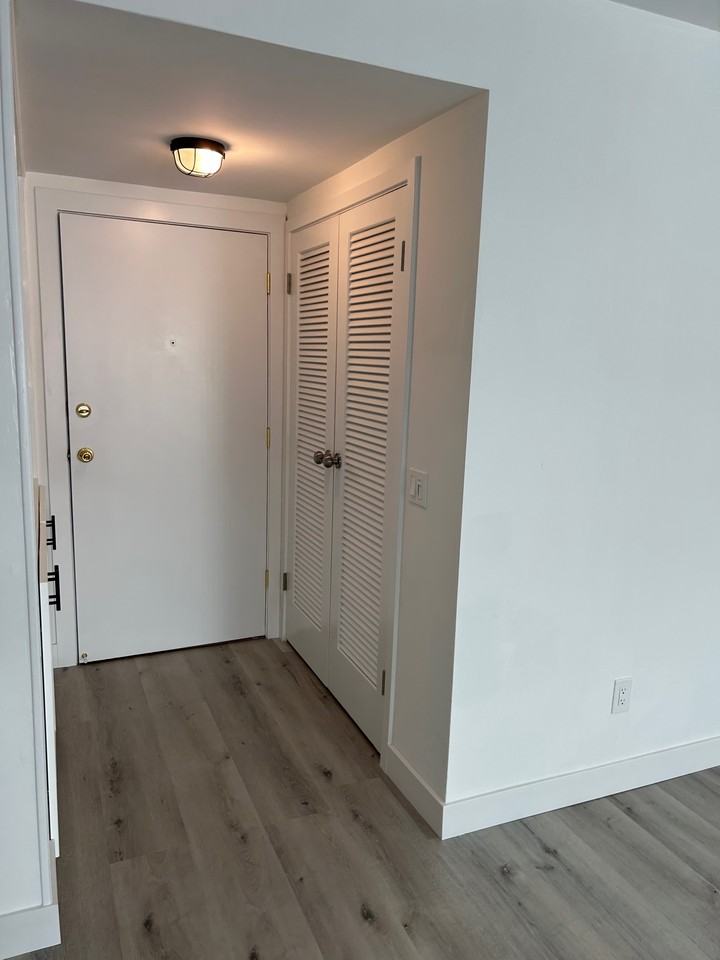 216 South Occidental Boulevard #306 - Photo 4 of 17