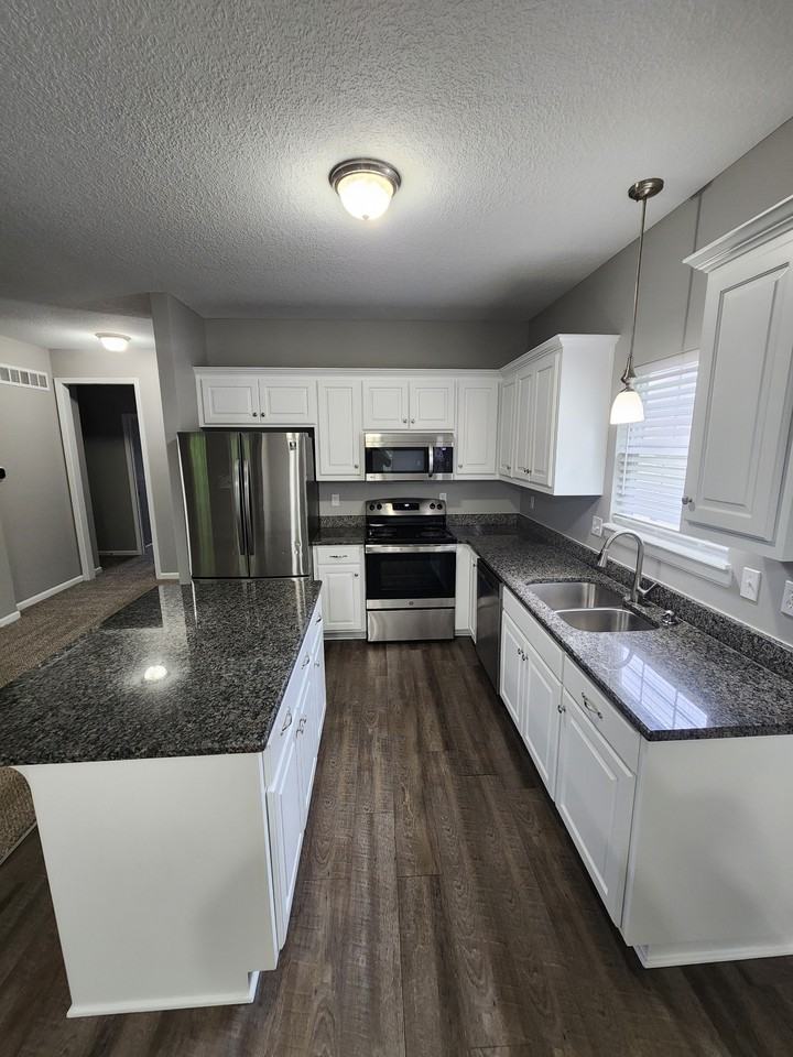 8320 N Nodaway Ave #8320 - Photo 2 of 21