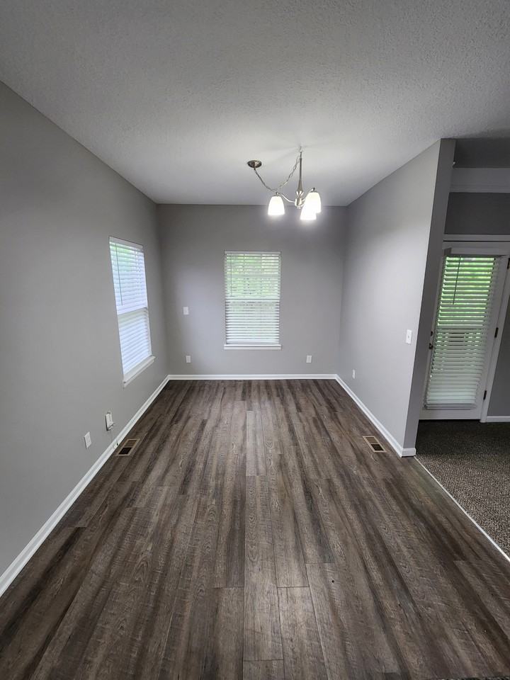 8320 N Nodaway Ave #8320 - Photo 4 of 21