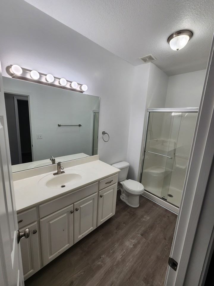 8320 N Nodaway Ave #8320 - Photo 7 of 21