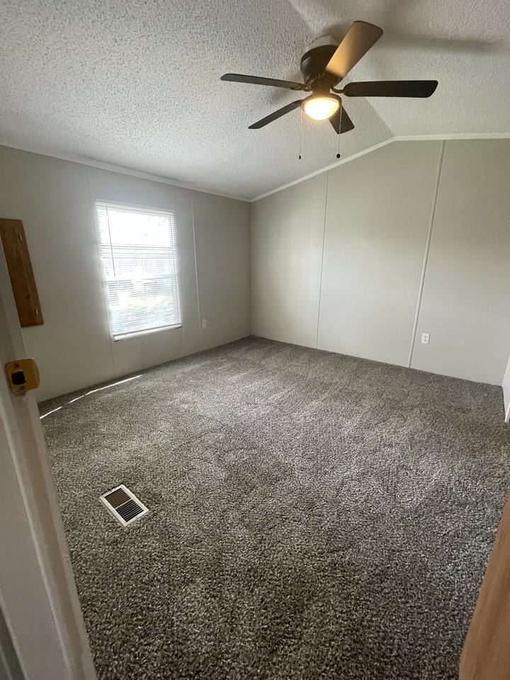 18 Bellwood Dr #18 - Photo 6 of 14