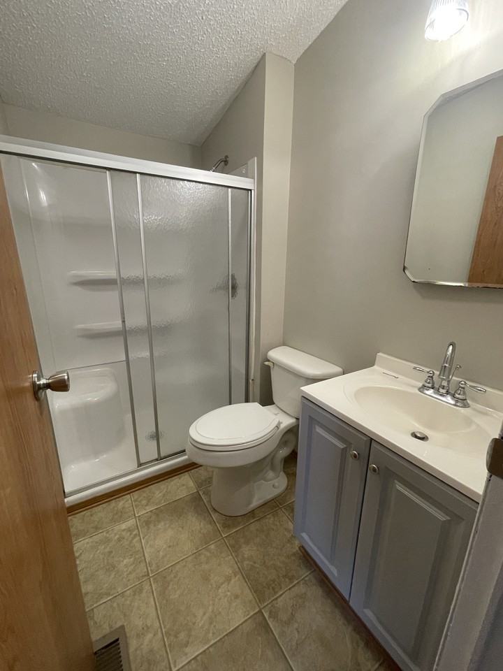 18 Bellwood Dr #18 - Photo 7 of 14