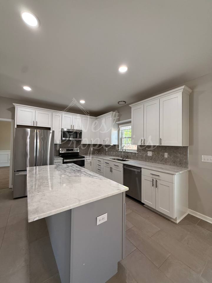 9 Ashley Hall Ct #1 - Photo 4 of 18