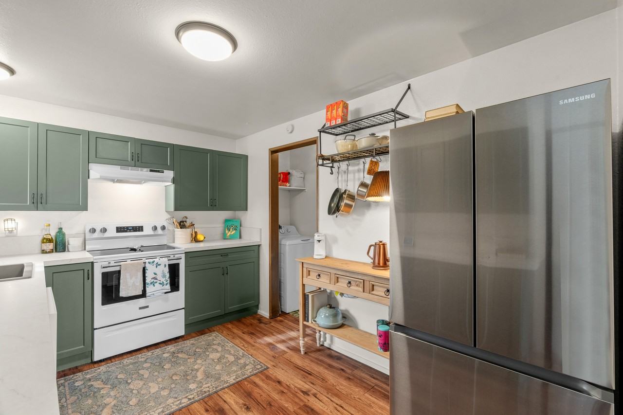 1016 Arnold Ave #1 - Photo 6 of 27