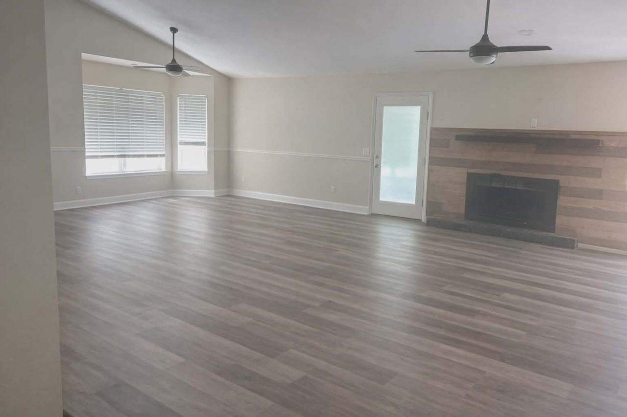 79 Sherlock Dr #1 - Photo 4 of 13