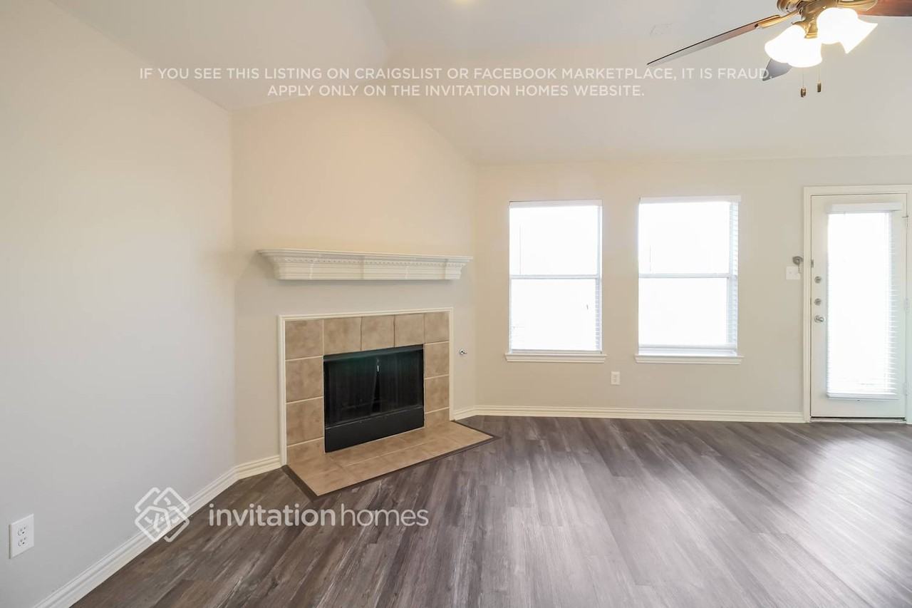 13425 Austin Stone Dr - Photo 3 of 17