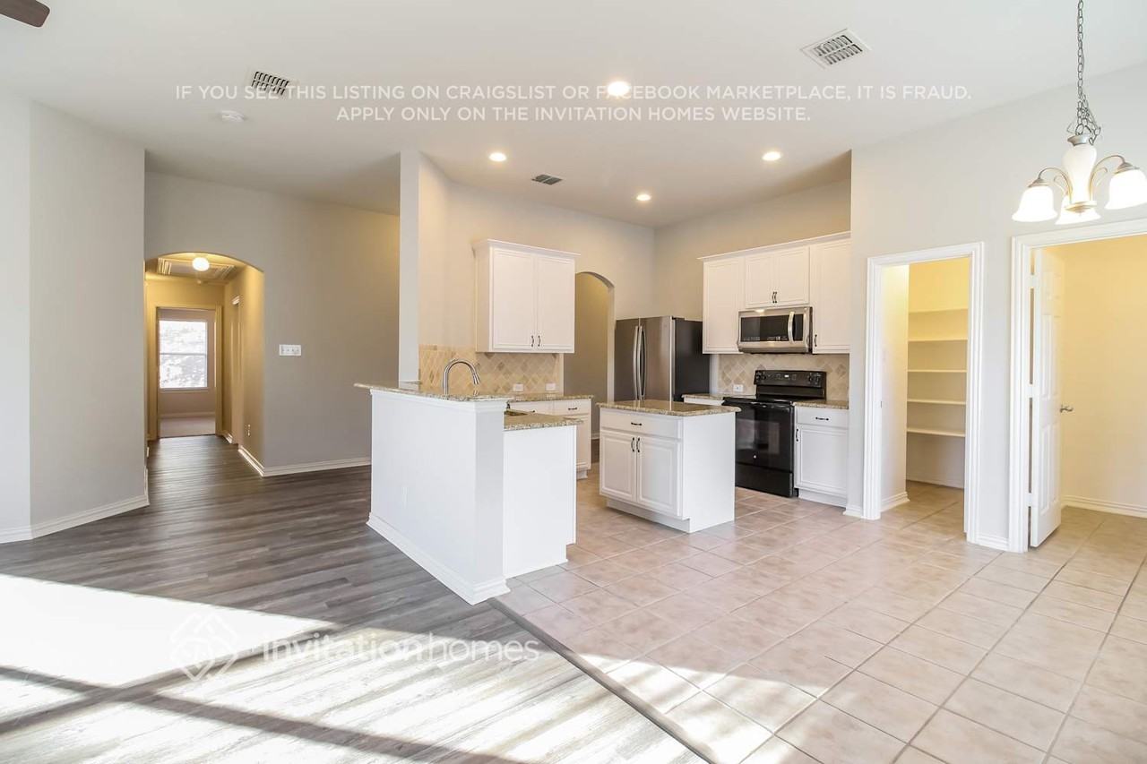 13425 Austin Stone Dr - Photo 4 of 17