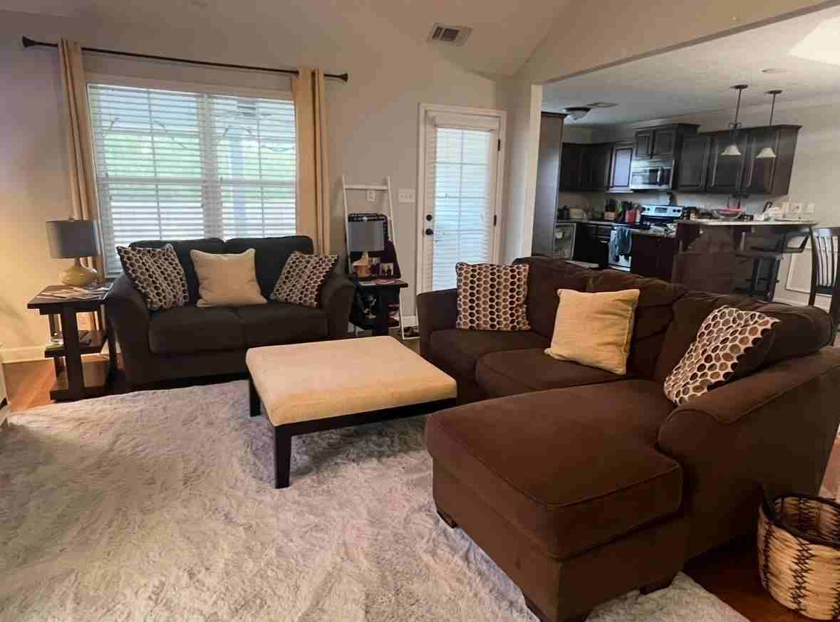 1111 Rosland Cir #1 - Photo 2 of 9