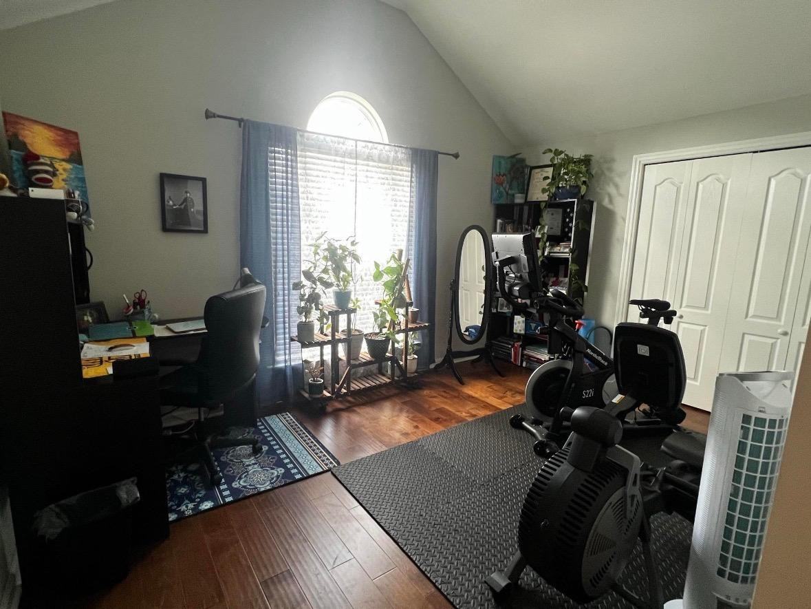 1111 Rosland Cir #1 - Photo 3 of 9