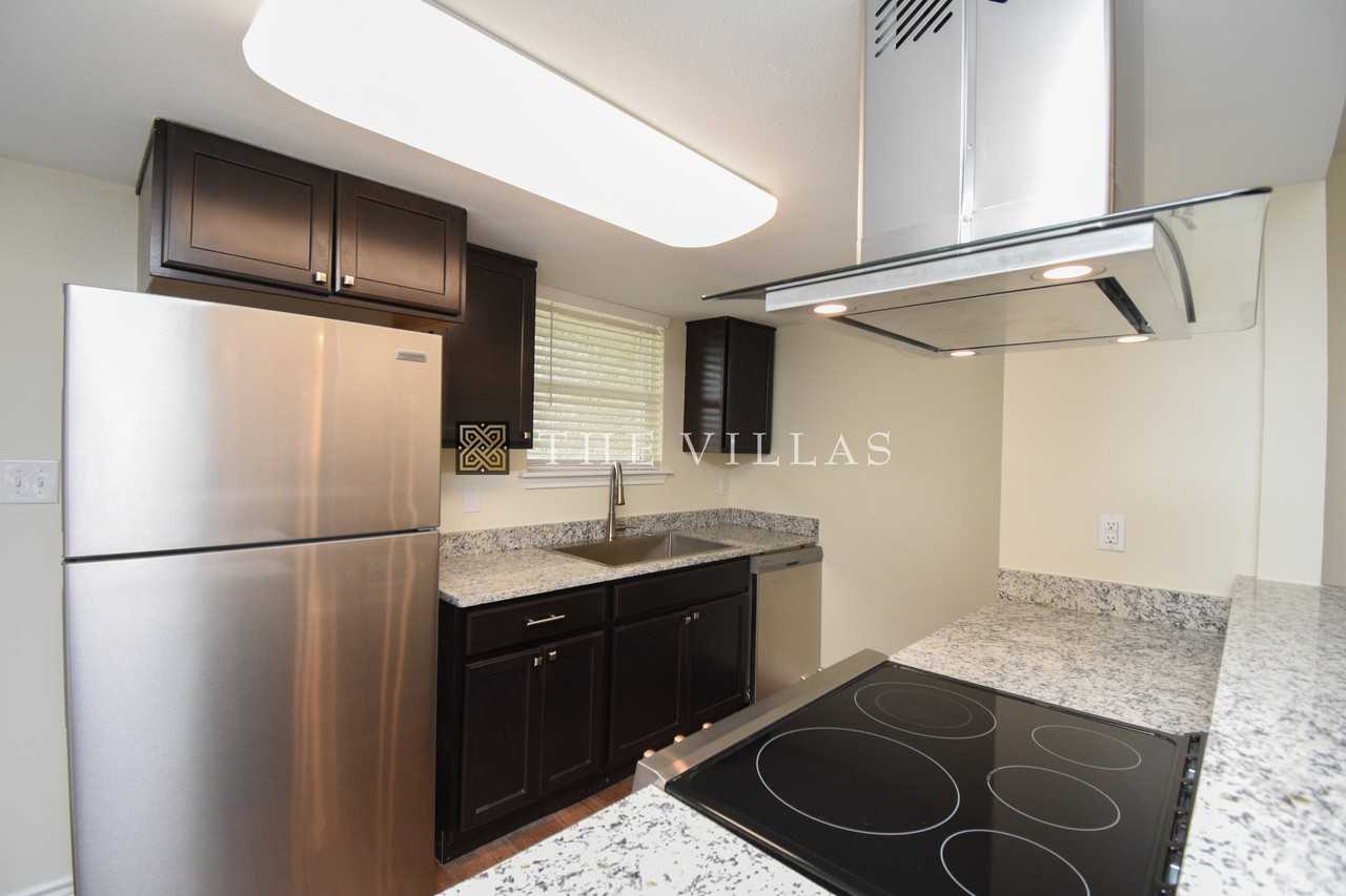 102 Vista Alta St - Photo 2 of 17