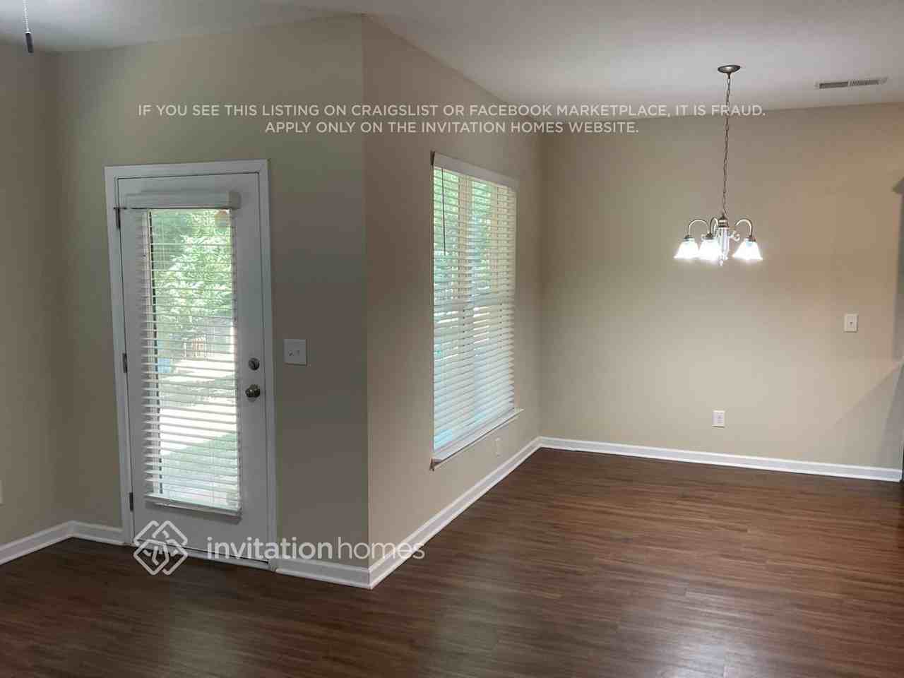 323 Rankin Cir - Photo 3 of 18