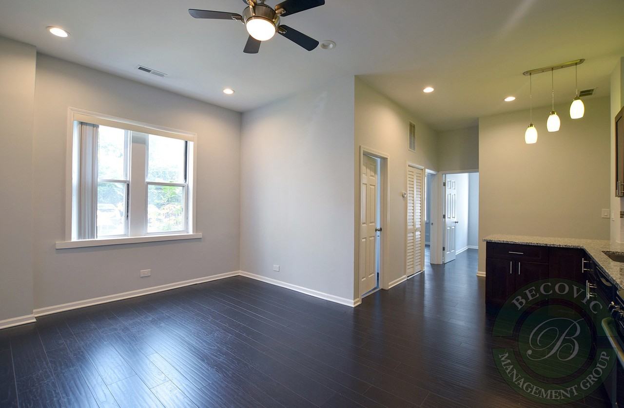 The Kenmore on Edgewater - Photo 5 of 34