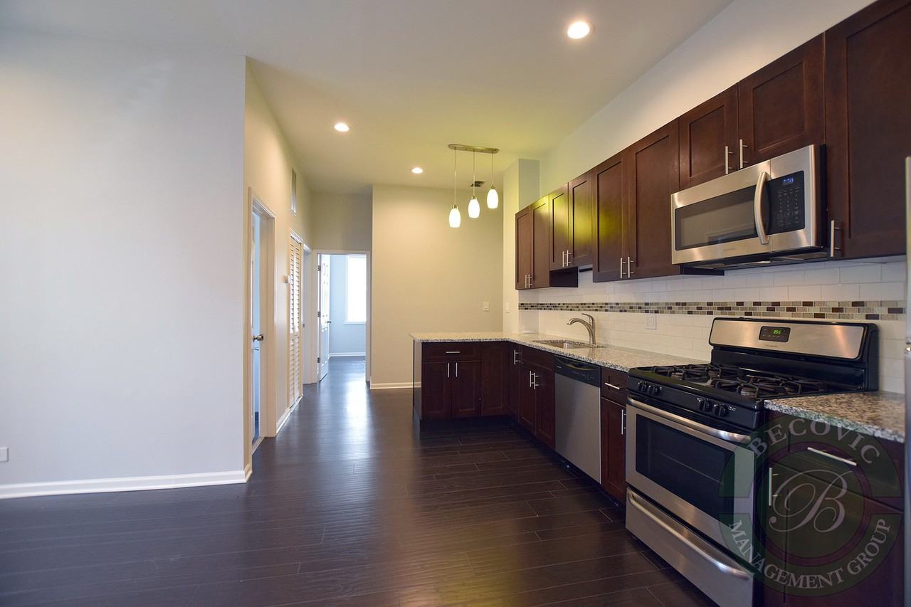 The Kenmore on Edgewater - Photo 6 of 34