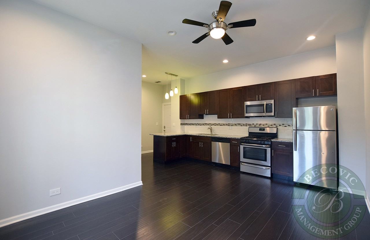 The Kenmore on Edgewater - Photo 7 of 34