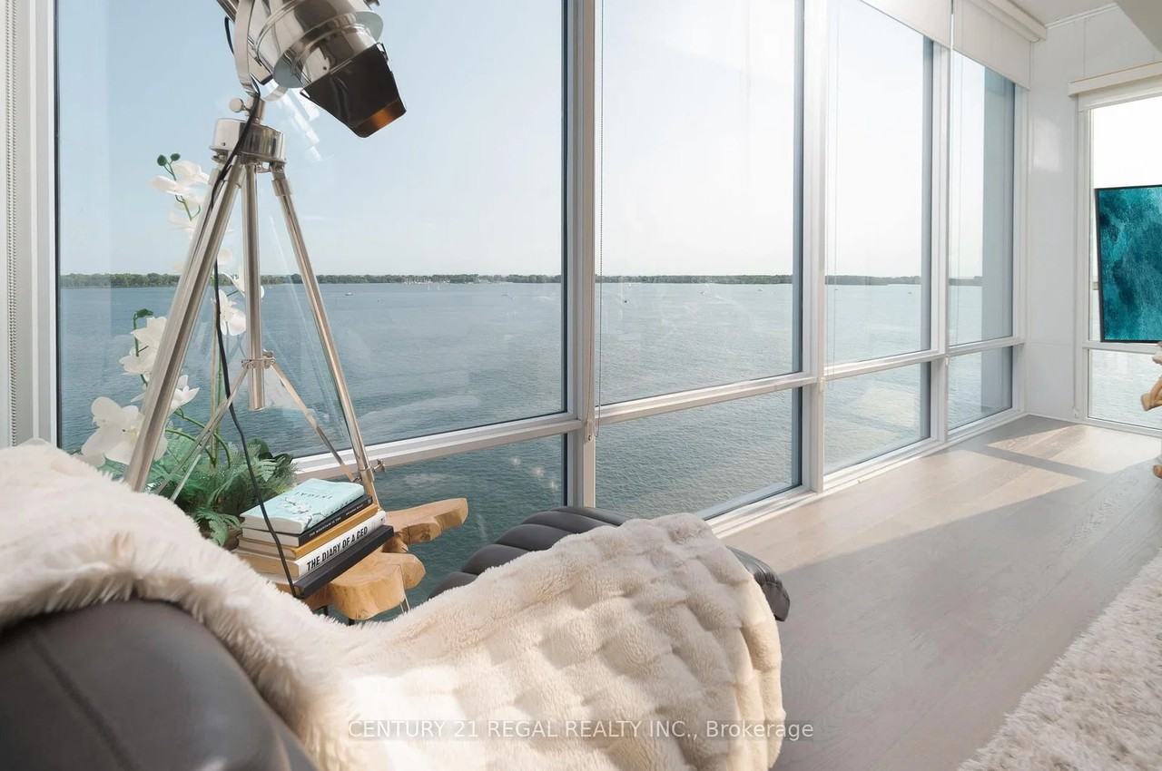 29 Queens Quay East - Photo 2 of 25