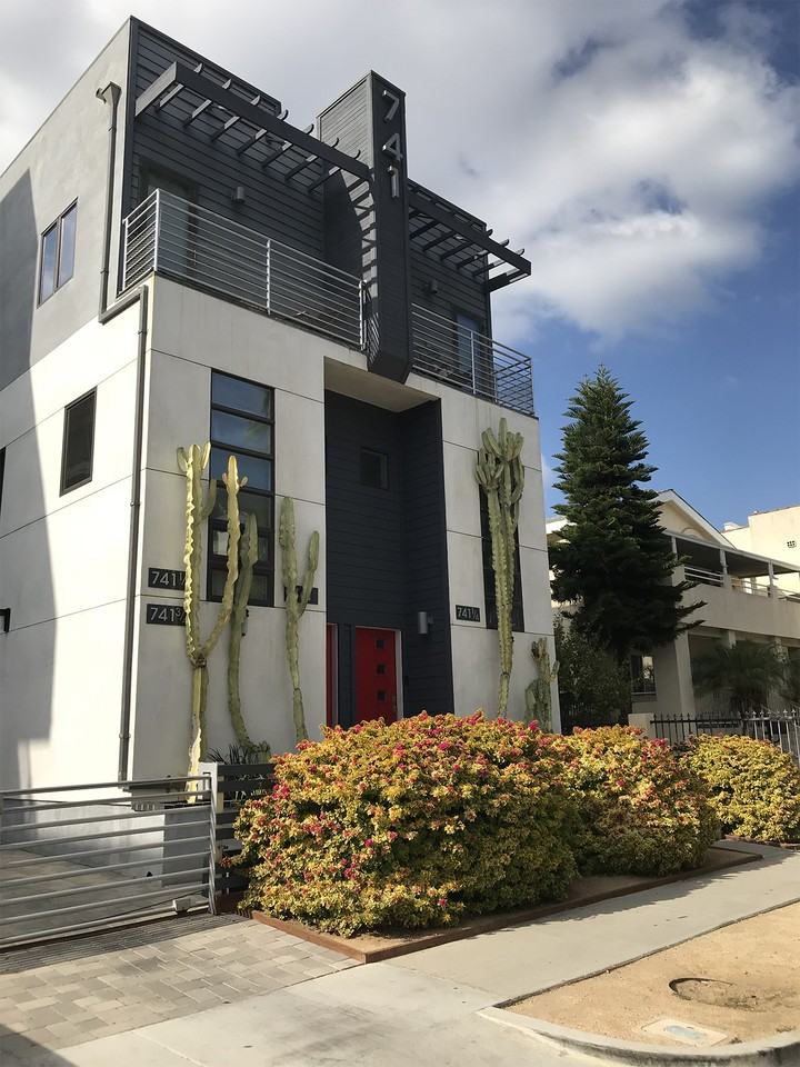 741 Wilcox Ave #A - Photo 4 of 37