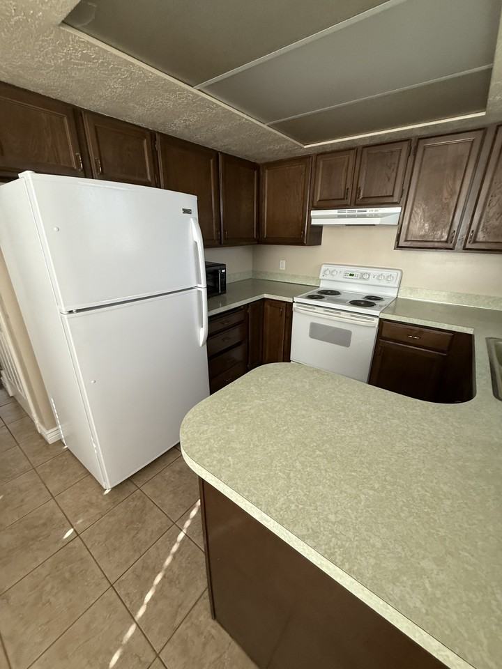 431 E 2050 N - Photo 3 of 12